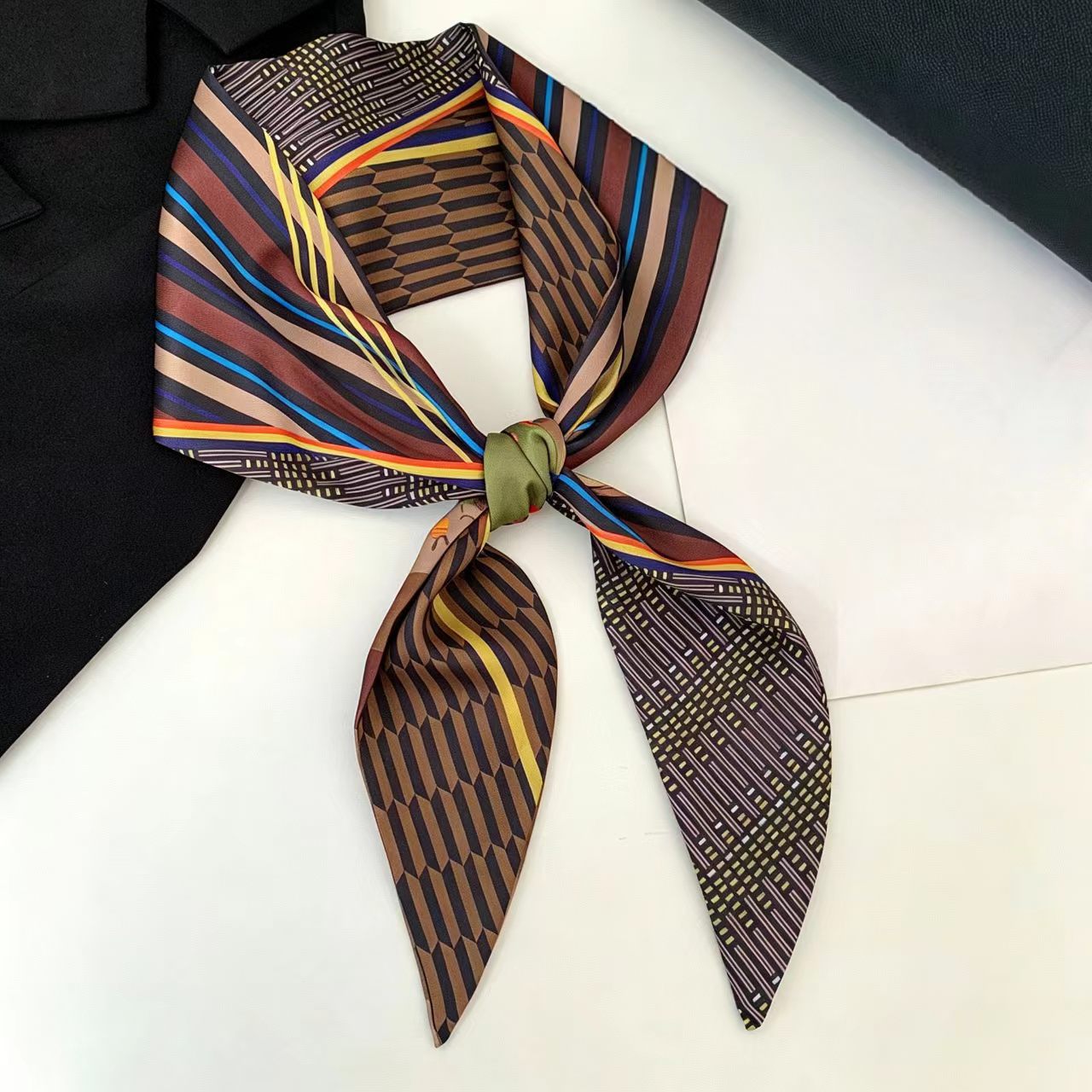 Foulard en soie biaisé imprimé - Silk Tie Woven avis et prix