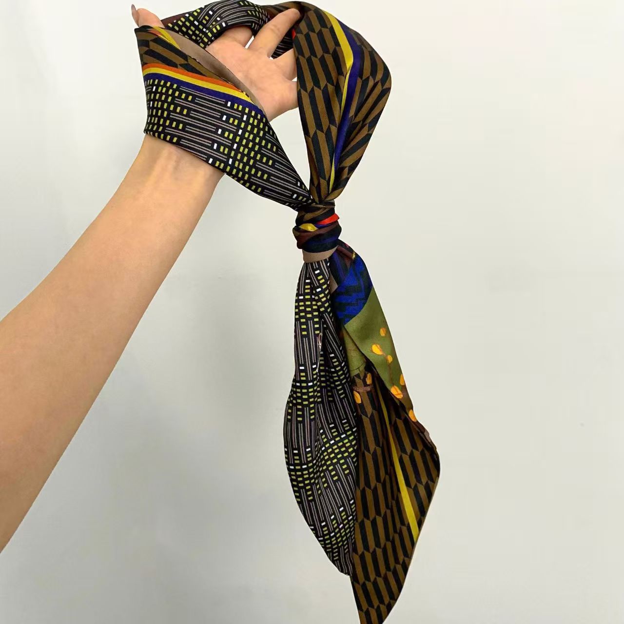 Foulard en soie biaisé imprimé - Silk Tie Woven avis et prix